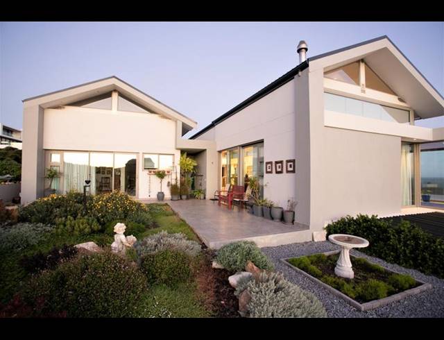 5 BEDROOM HOUSE FOR SALE IN PINNACLE POINT GOLF ESTATE